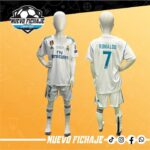 Cristiano Ronaldo niño retro Real Madrid 17/18 local