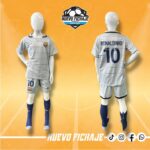 Ronaldinho niño Barcelona 03/04 Visita